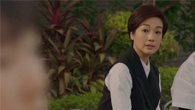 莫羡晴一身正气,哪怕违抗上级命令也要将韩建义绳之以法,但是韦杰荣却