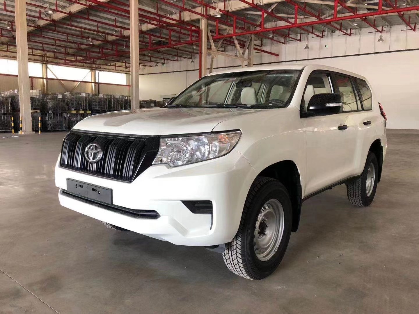 中东版丰田霸道2700现车行情硬派普拉多suv