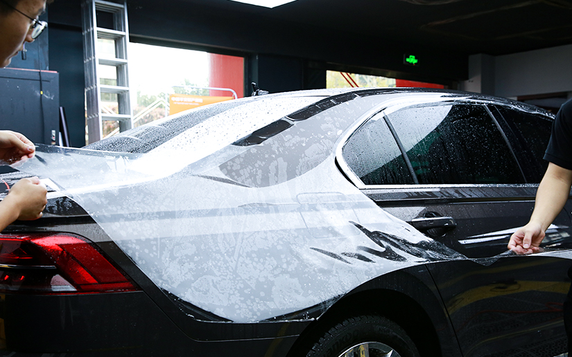 新一代的隐形车衣由tpu 纳米涂层组成,它的基材tpu是一种热塑性聚氨酯