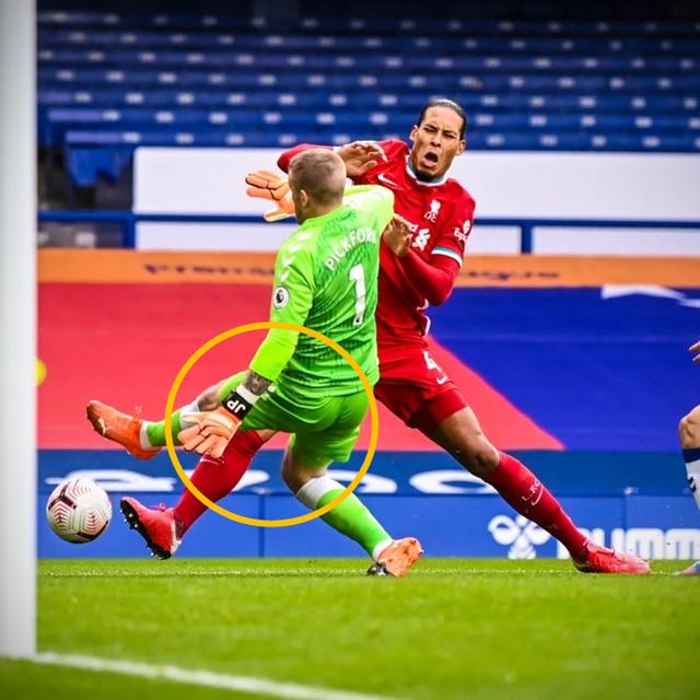 利物浦收到了两份不同版本的解释,英足总说var没看皮克福德的铲球