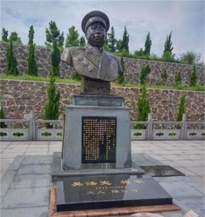 吴法宪病逝后,魂归故里,了却40年的遗憾,实现人生最后的心愿_将军县