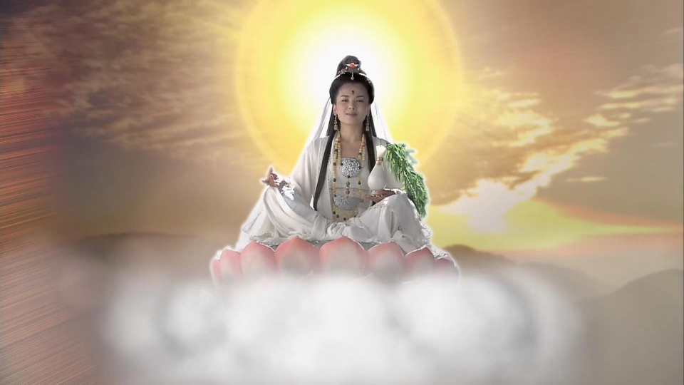 观音姐姐初听孙悟空的回答也是费解,你在前面驾筋斗云,怎么会"露出