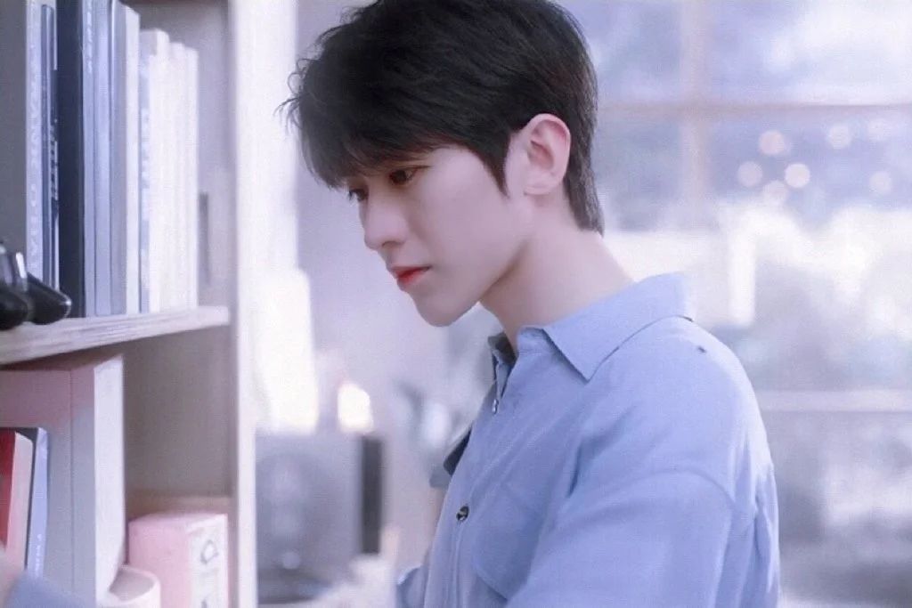 蔡徐坤壁纸我做过最好的事是爱你做过最无悔的事就是坚持爱你