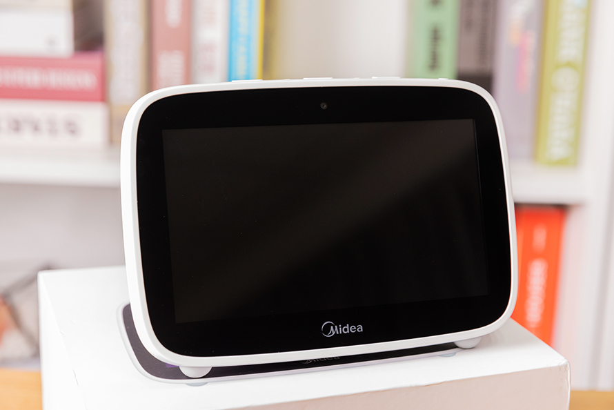 原创小美ai触屏音箱评测 美的布局alot的关键一环