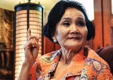 民众示威国王远在欧洲享乐泰国这是怎么了