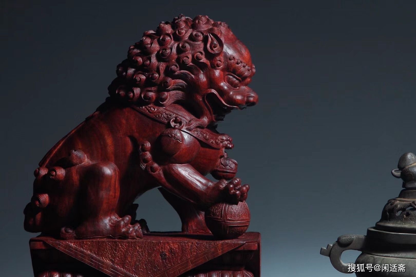 镇宅瑞兽,纯手工雕刻,器型硕大的一对故宫狮_狮子座