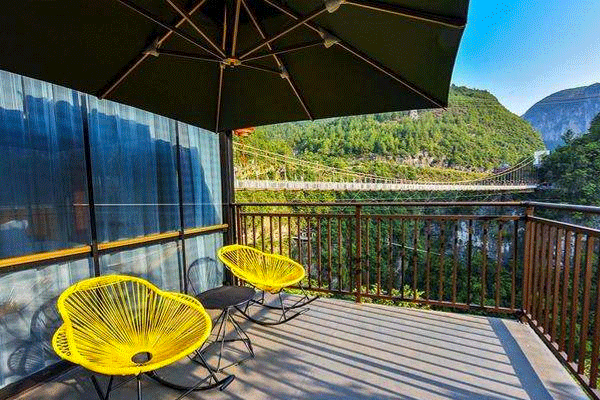 湖北深渊酒店走红依山而建步步惊心距宜昌2小时车程