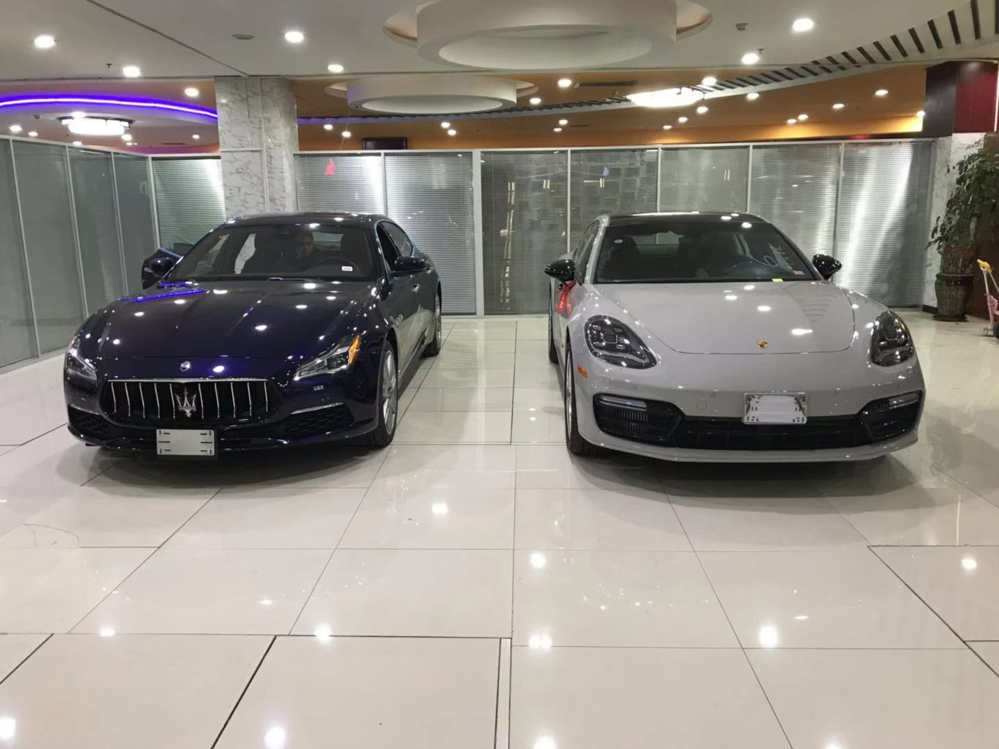 保时捷帕纳梅拉4s加长行政版20款全新现车