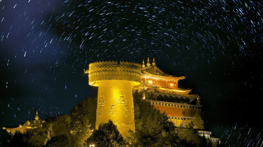 香格里拉月光城 | 走进独克宗古城,抵达神秘而圣洁的天地_旅游