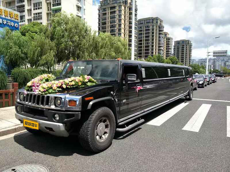 婚车可以用加长悍马当婚车吗