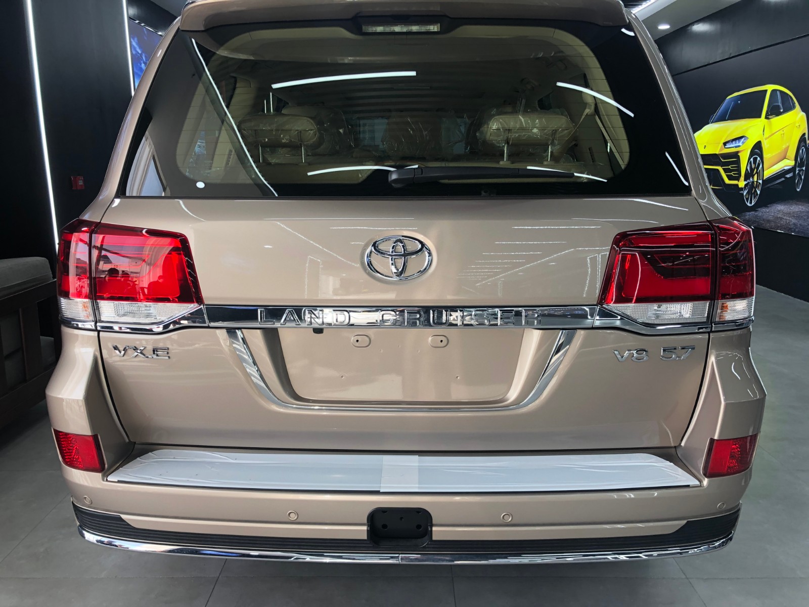 兰德丰田酷路泽5700中东版报价v8陆巡suv