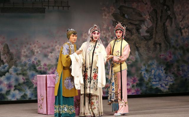 江苏一市,是昆曲发源地,顾炎武的故乡,境内三大古镇天下闻名