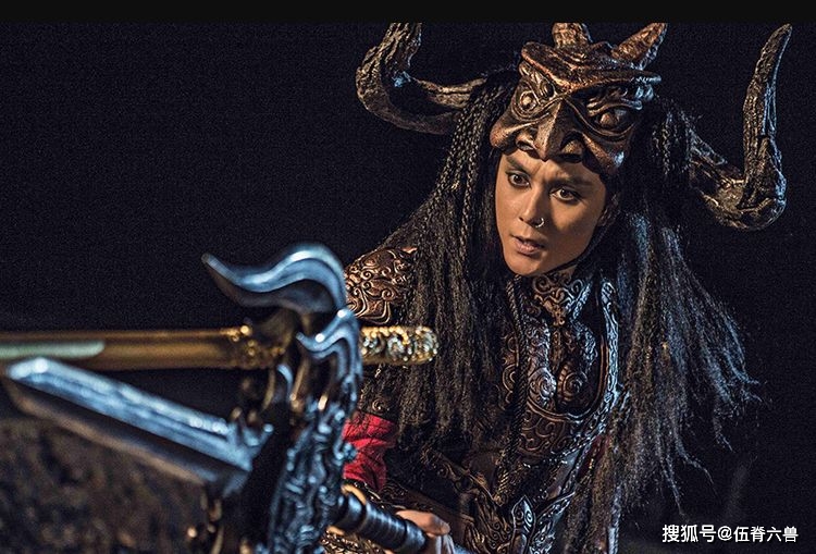 原创曾比肩李易峰,颜值演技俱佳,32岁的他新造型神似"东方不败"