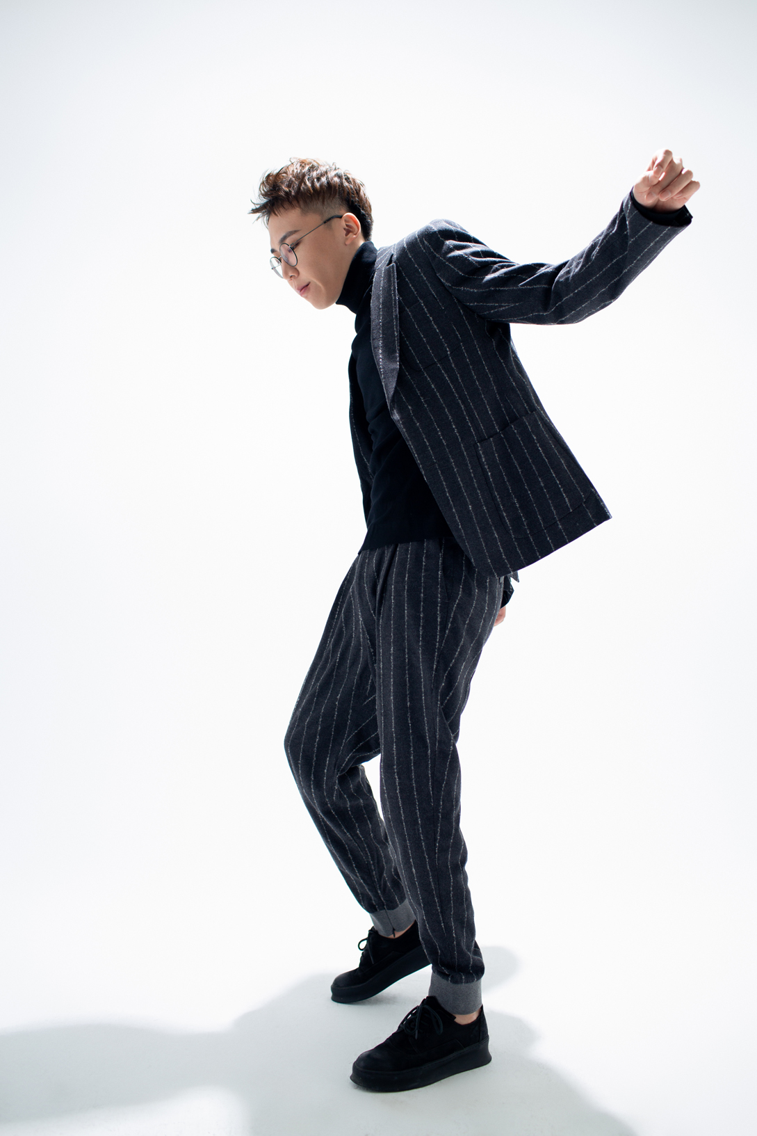 音尚时代旗下艺人赵骏 全新单曲《可,爱就爱》全网上线了