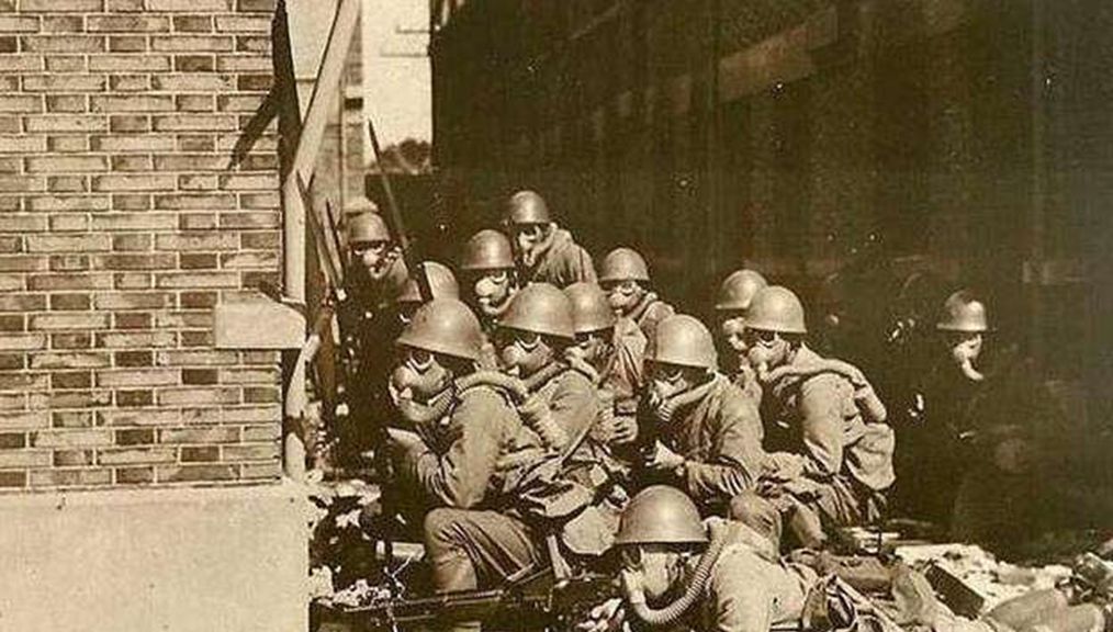 黄维杜聿明使用过化学武器突围吗?1938年10月27日日军进行毒气战