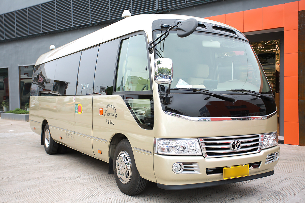 浙江台州考斯特商务车主到宁波柯斯达改装工厂个性化改装分享