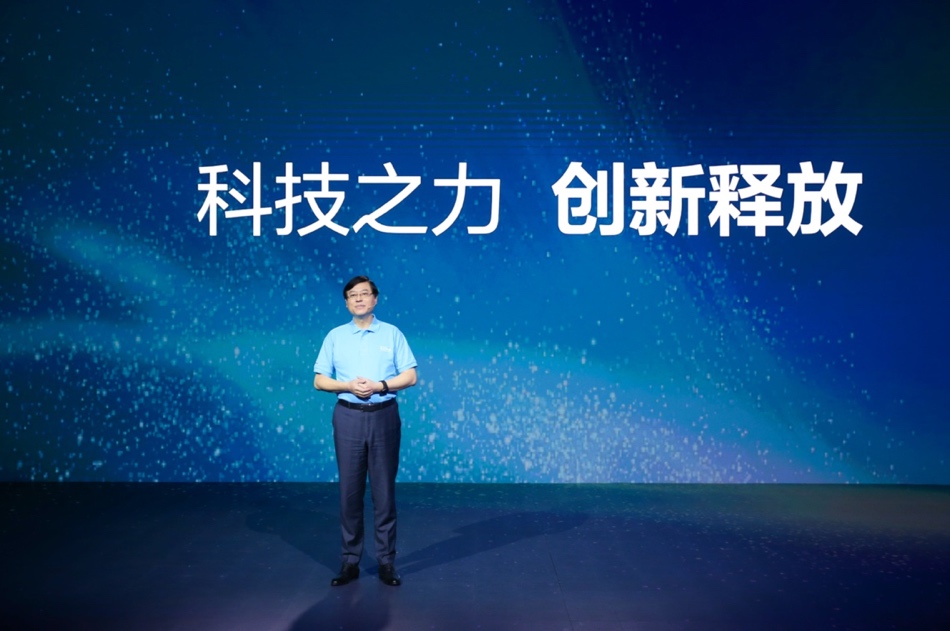 联想集团董事长兼ceo杨元庆第二大使命,杨元庆认为是"科技的解放力".
