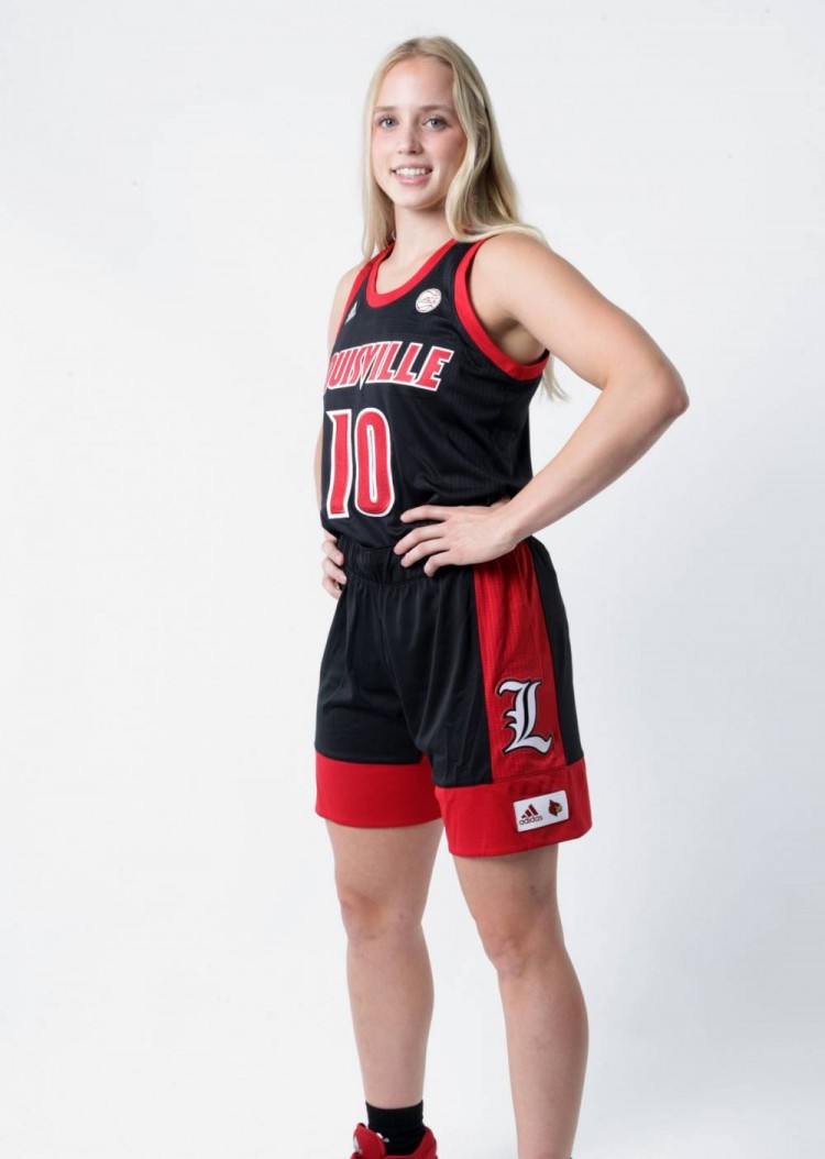 定妆照活力四射 "美国晴子"海莉-范-莉斯(hailey van lith)已经帐式