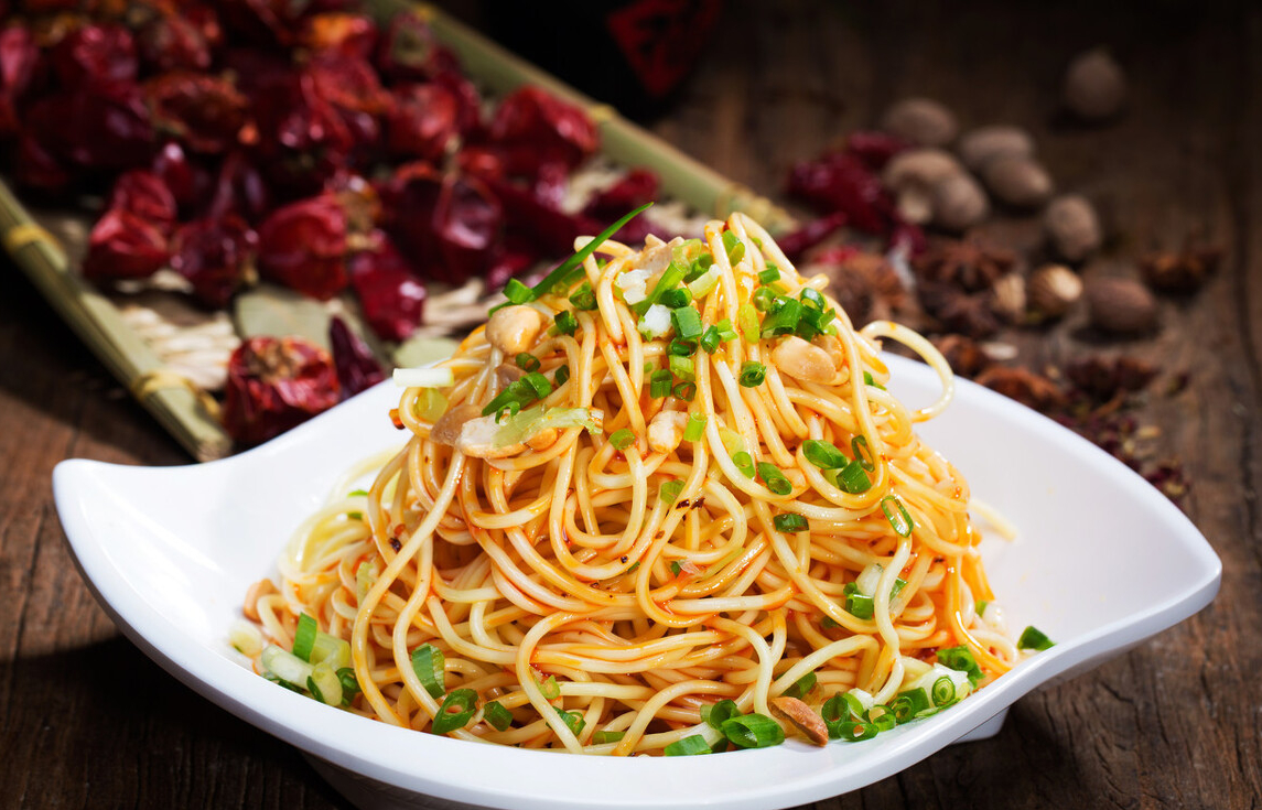 超开胃的酸辣拌面,吃到根本停不下来,做法超简单,快手懒人餐_家常