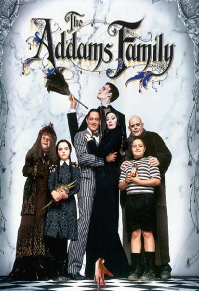 周杰伦带老婆孩子cos亚当斯一家,画风浓厚传神,还原度非常高