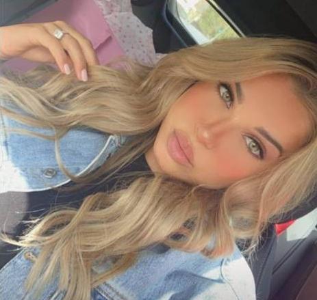 帕特森也带着女友出席,毕竟帕特森女友与乔治女友是闺蜜,然而帕特森