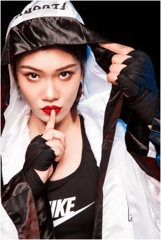 美女拳王加冕世界冠军实现突破,中国拳击女神有望复制辉煌_米凯拉