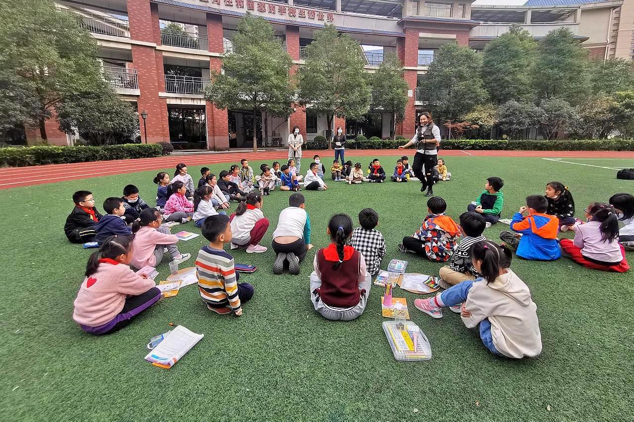 自然研学课堂走进红领巾小学cbd校区教学生认知湿地