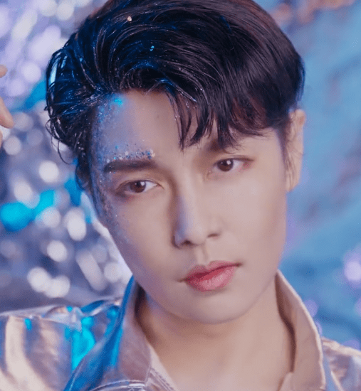 原创明星仿妆男版lisa分不清热巴还行女版张艺兴认真的