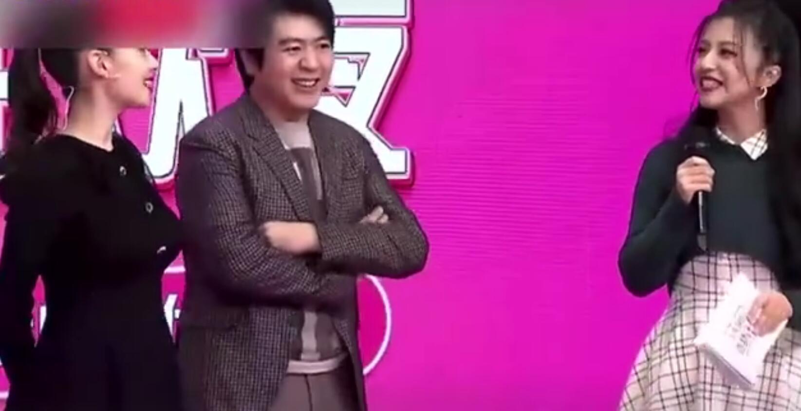 郎朗与娇妻合奏钢琴曲 吉娜怀孕6个月腰身纤细依旧