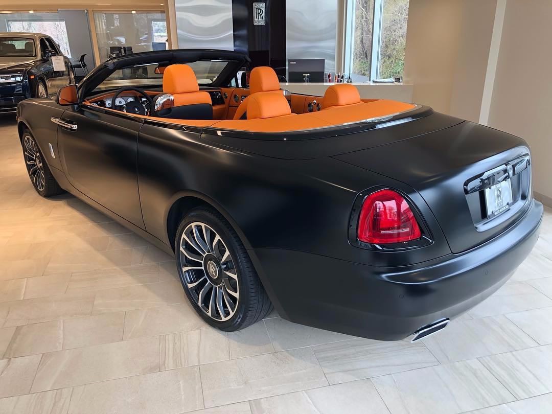 劳斯莱斯曜影敞篷版时尚轿跑 全新20款售