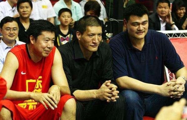 王治郅90后娇妻登央视舞台!肤白貌美高学历,与女强人前妻差别大_宋杨