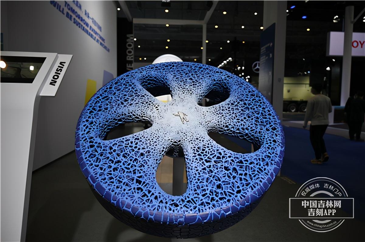 特别报道丨进博会亮点大集合 这些展品"贼拉"吸睛!_手机搜狐网