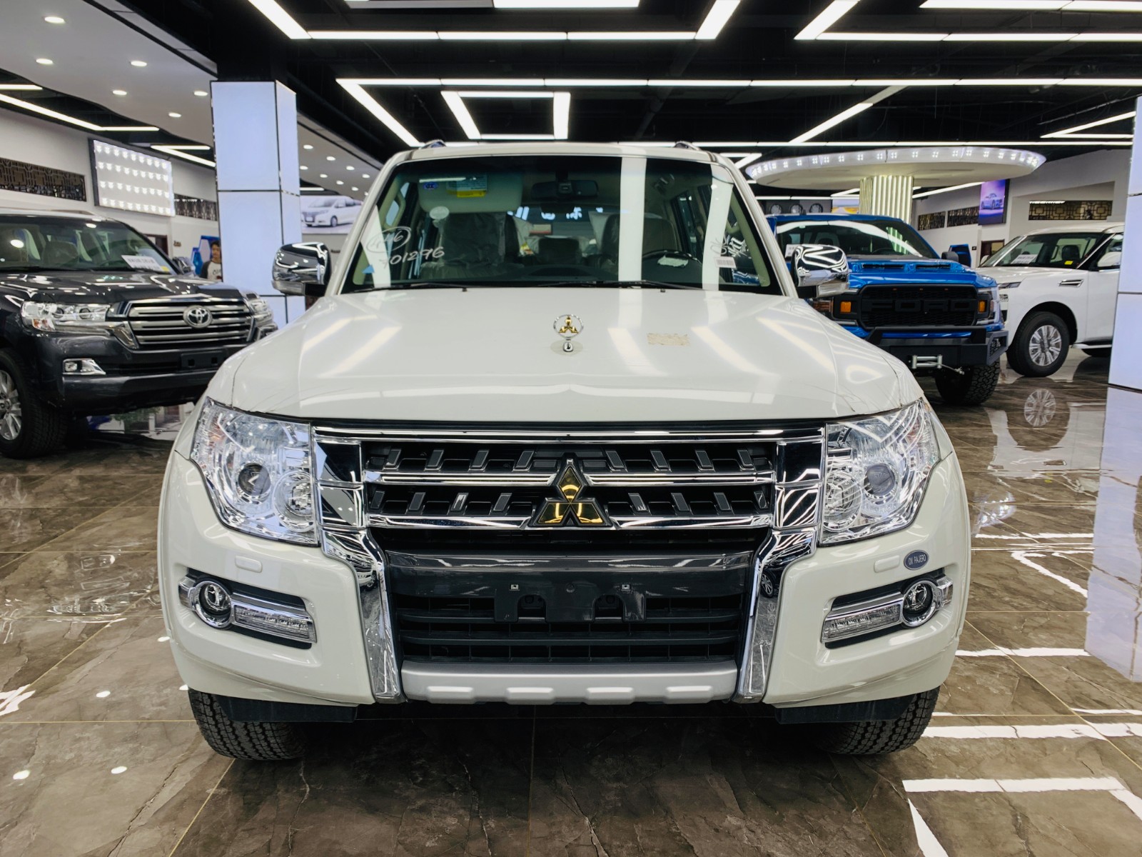 2020款三菱帕杰罗v97越野界霸主特惠价畅销