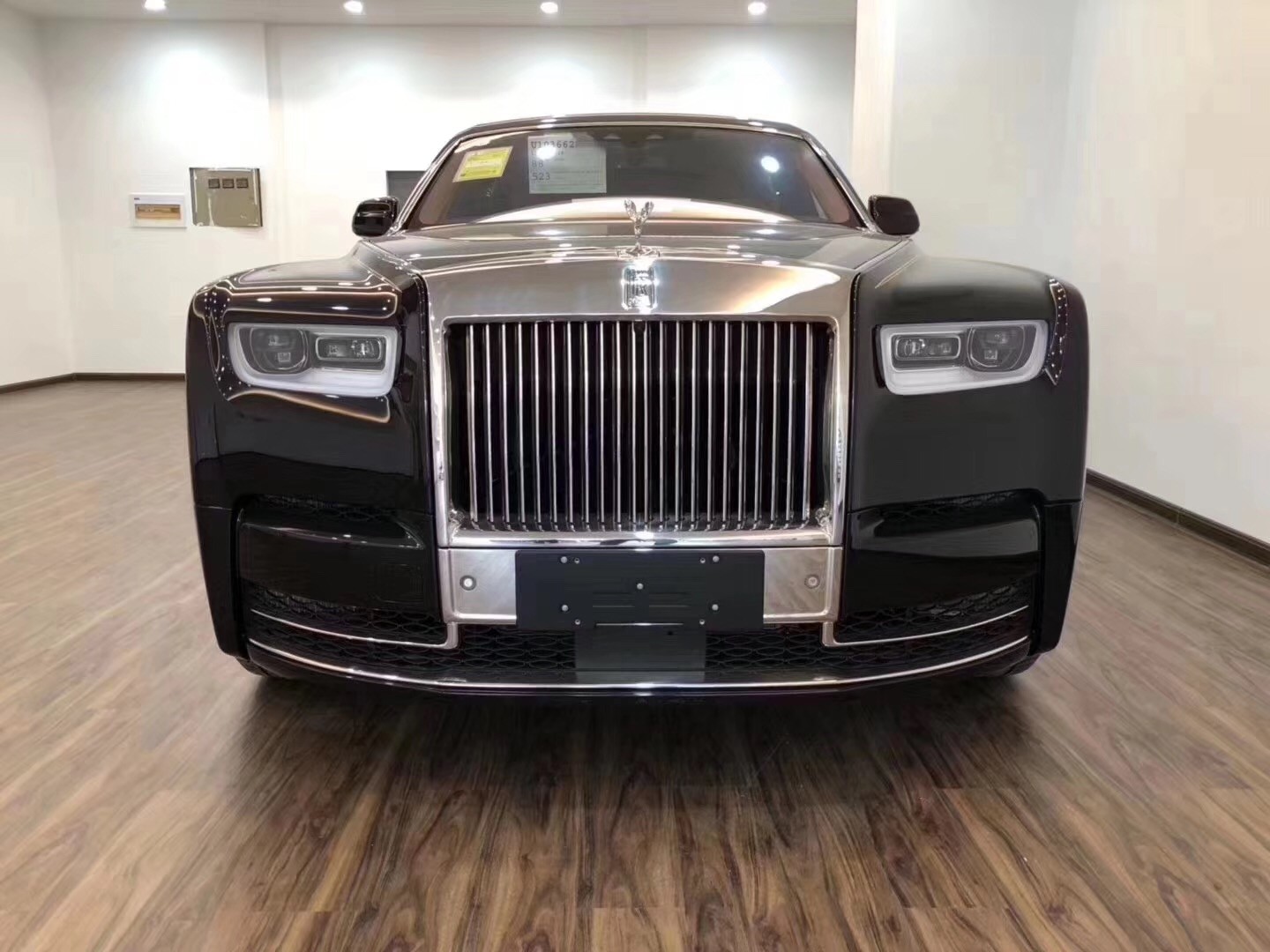 2020款劳斯莱斯幻影保税区现车优惠价直销