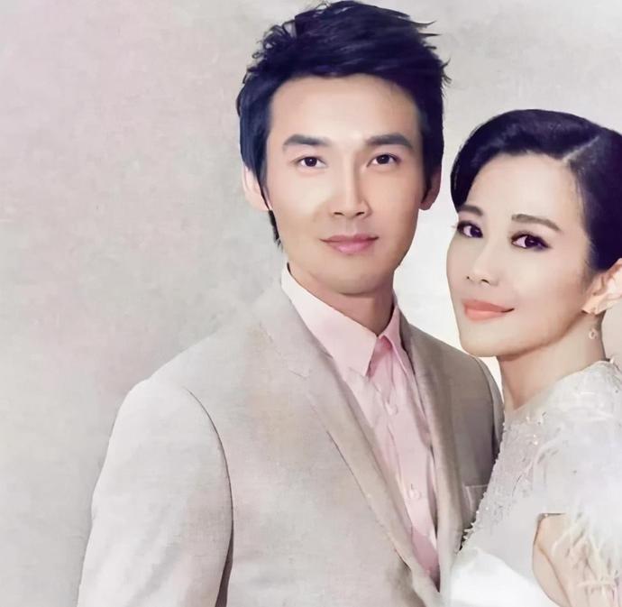 原创陈松伶和张铎之间的爱牵着儿子的手一起变老