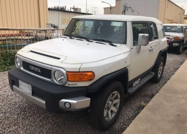 丰田fj酷路泽4.0l配置20款爆惠 个性越野车