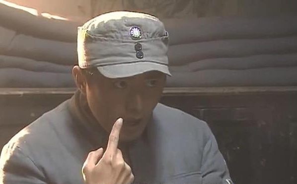 亮剑:同样是赵刚醉酒,老版很真实,新版演技贡献给了表情包