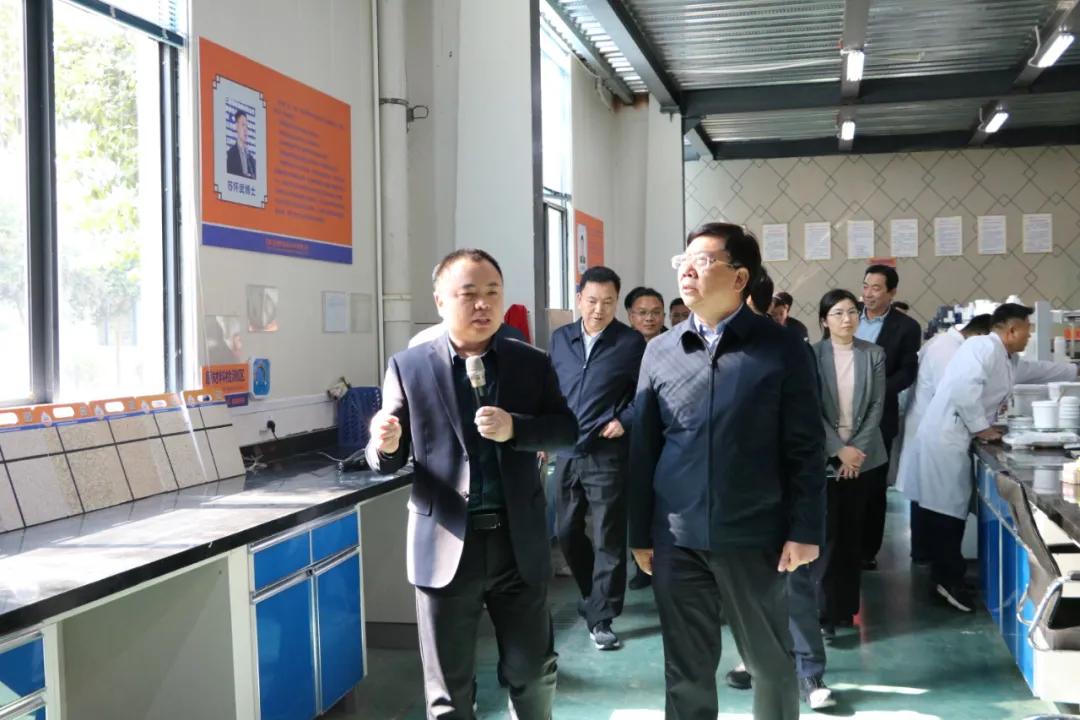 河南省人社厅厅长,党组书记,省委组织部副部长刘世伟到蓝翎环科调研