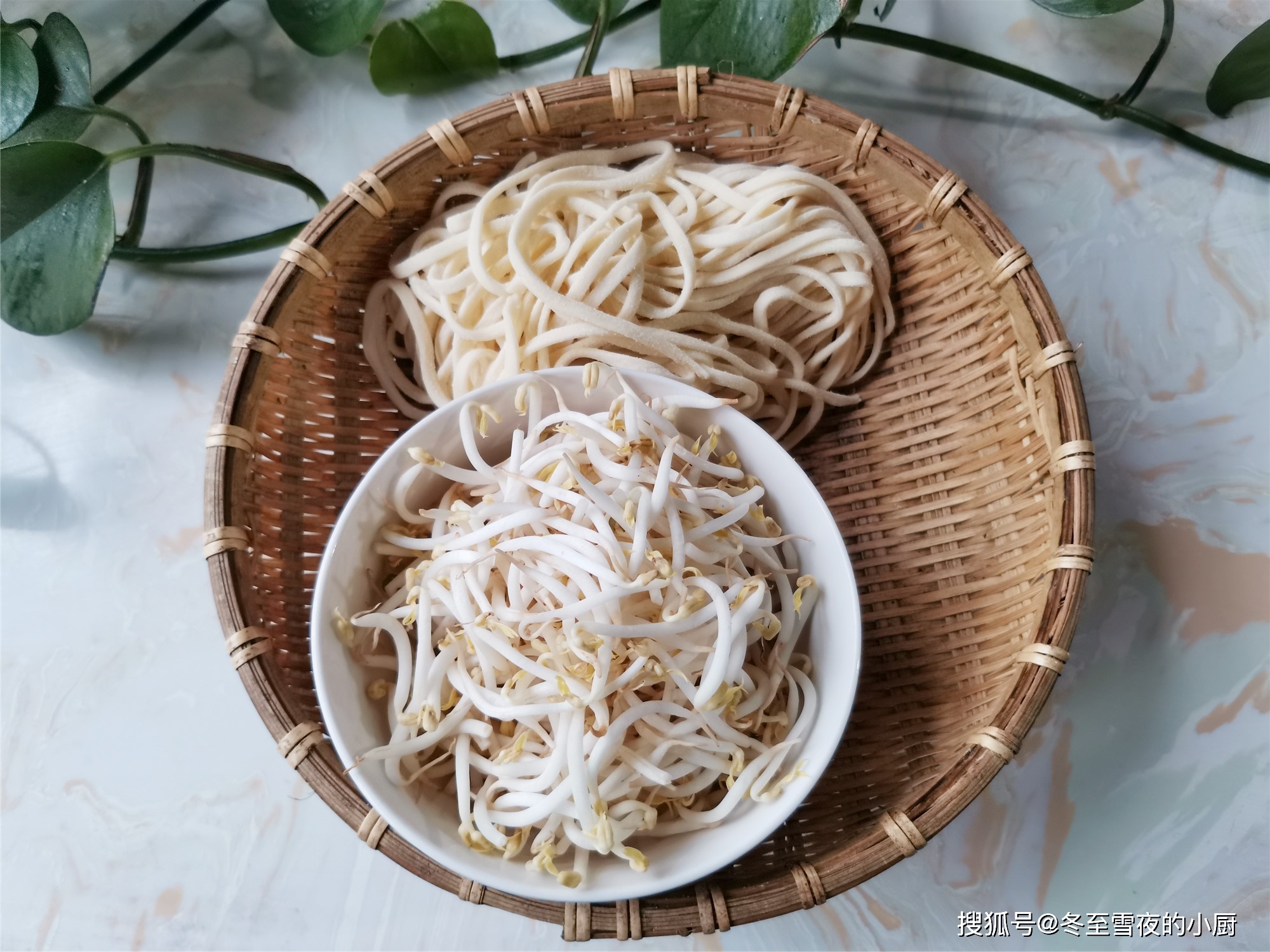 原創冬季還是這樣吃麵條過癮,東北家常麻辣面的做法,麻辣鮮香又開胃