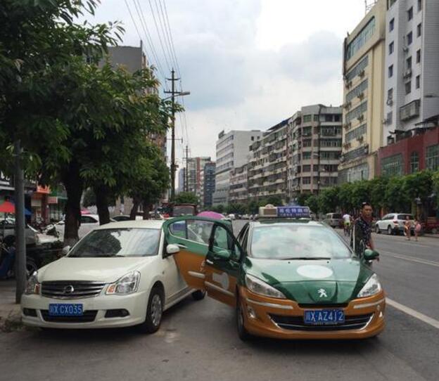 出租車司機難以生存出租車退車潮出租車行業困境在哪