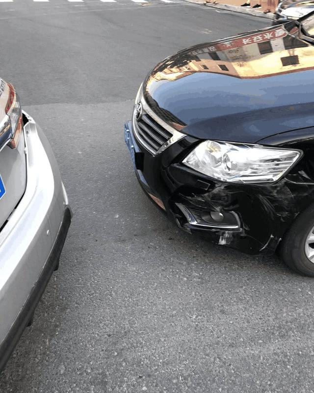 丰田车撞车最严重图片图片
