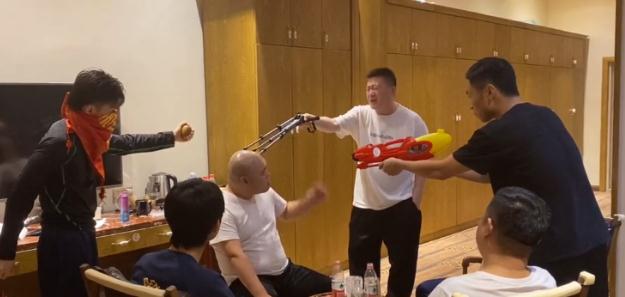 德云社翻拍《征服》经典片段,张鹤伦挑战刘华强,郎鹤焱演封飙_视频