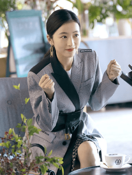 《从结婚开始恋爱》"方凌永驻"太甜了,周雨彤职场穿搭美死人!