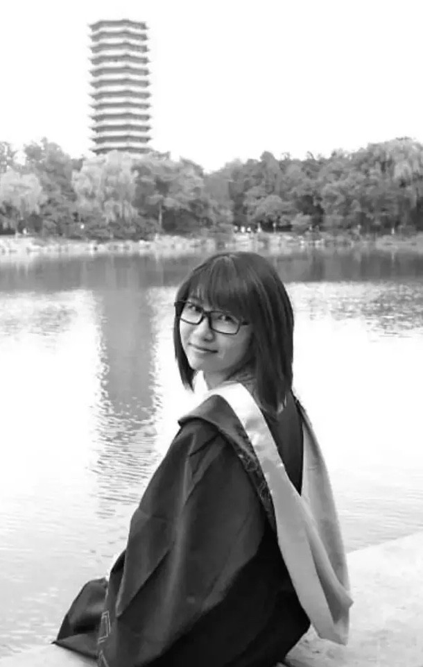 来源:夜不闭户深耕半夜(企鹅号) 原名刘婉荟,因为生于盛夏八月,但求