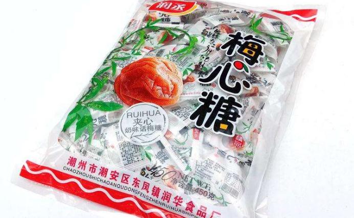 糖心梅可乐味的气泡糖,橘子味的气泡糖,在90年代那会儿,深受孩子们的