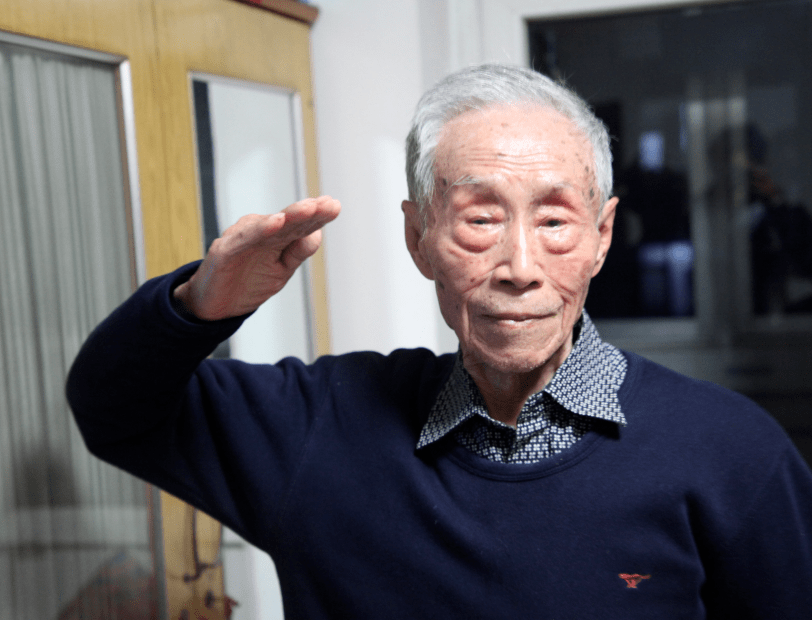 发现老兵杨宝起眼见着一座城市瞬息间沦为废墟