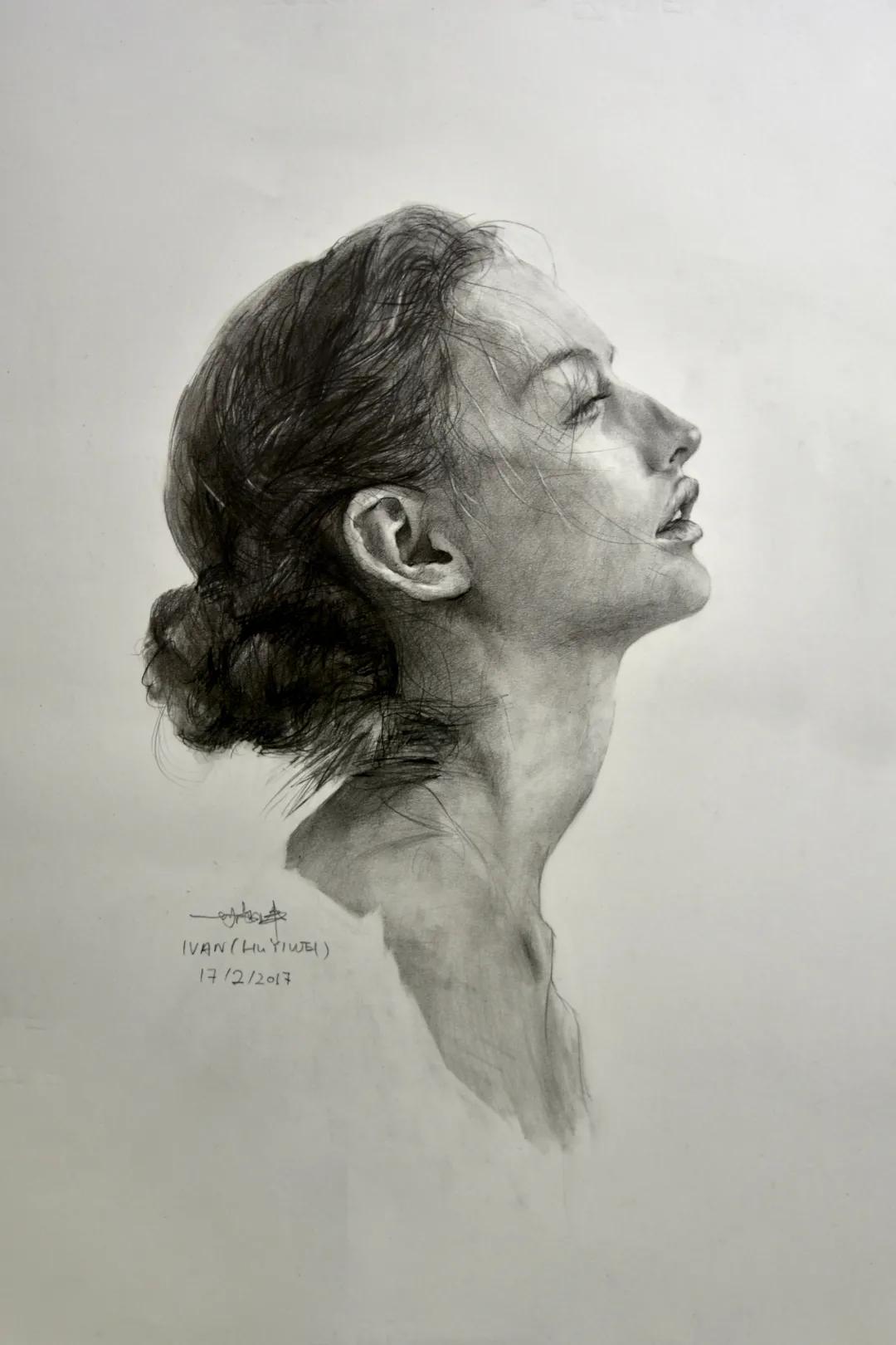 一只形成凹纹的瓮 成为它们自身,如同在夏尔丹的画作中, 或者在维米尔