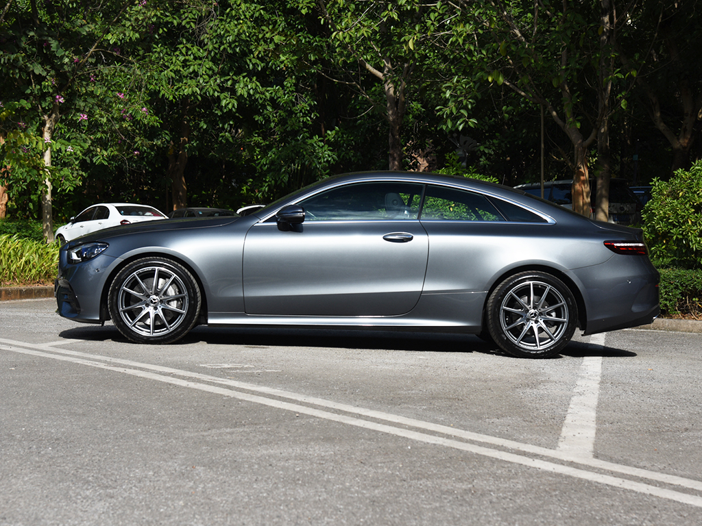 新款奔驰e级轿跑车/敞篷轿跑车正式上市 售52.48万元起