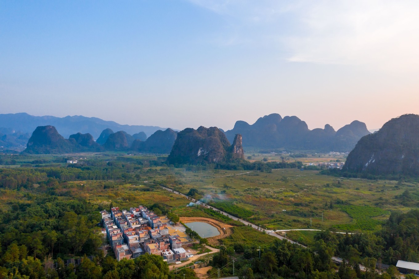 听司机朋友说原来这里是英西峰林,之前北京大学地理