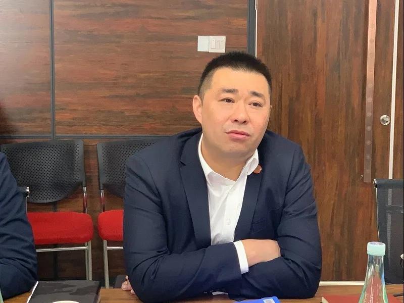 考察,公司党总支书记,总经理石岩,党总支副书记王牧野等人陪同考察